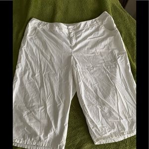 10/$25 Lane Bryant white shorts size 18